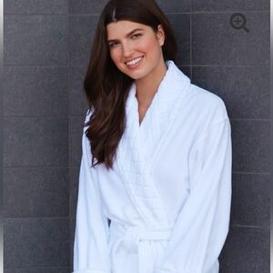 Mansfield Hotel & Spa Elegant Terry velour collar shawl robe One Size (L/XL)
